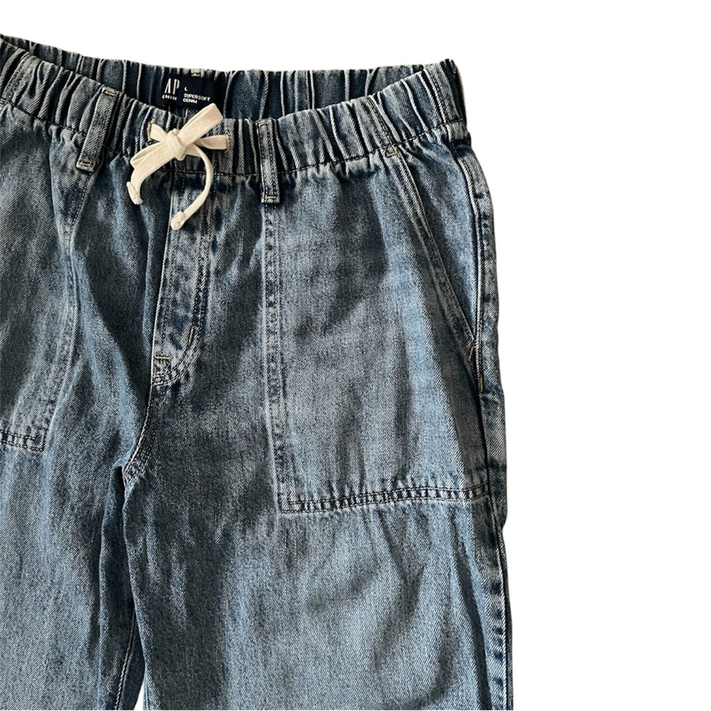 Gap SuperSoft Pull-On Wide-Leg Jeans - Picture 3 of 9